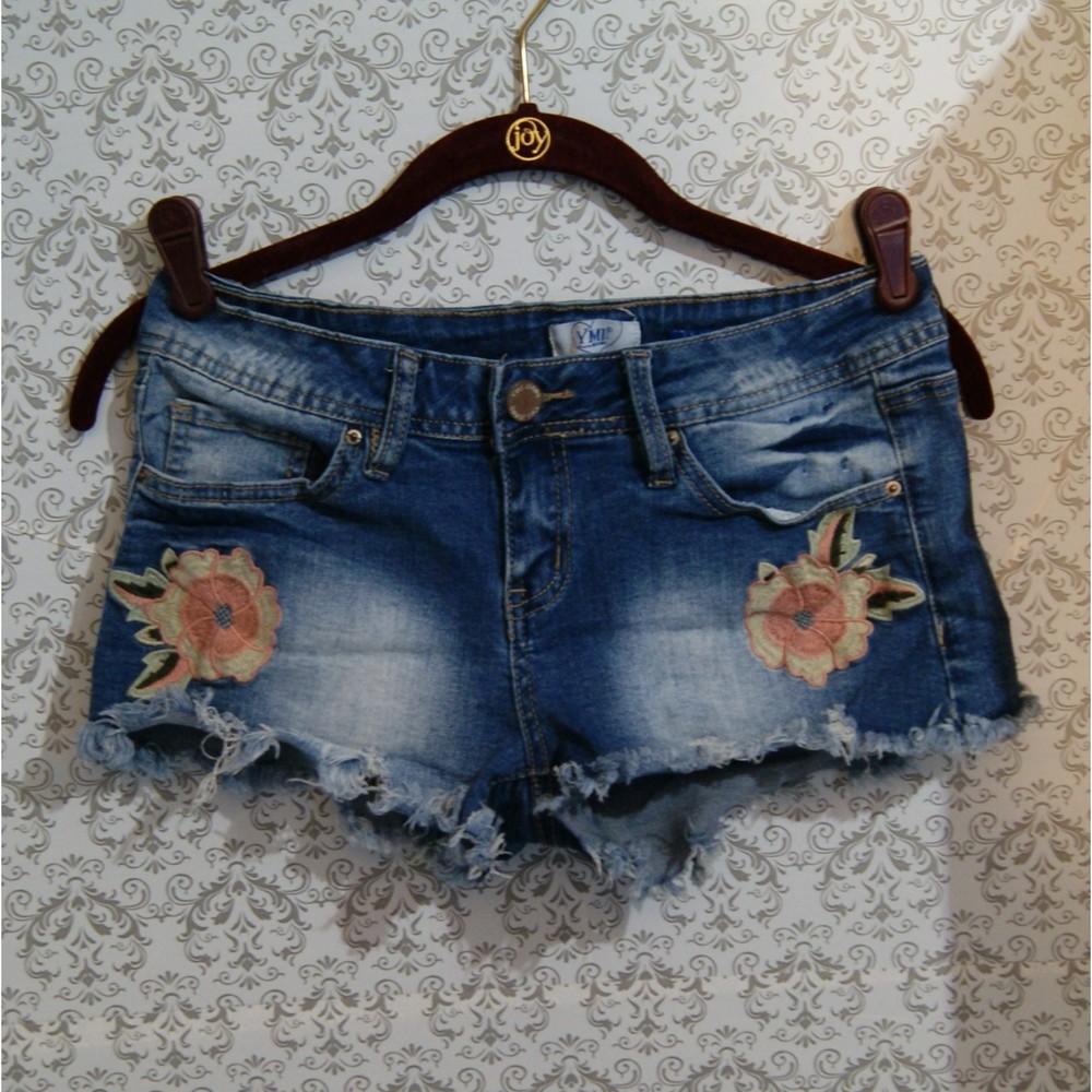 YMI Jr Sz 3 Embroidered Denim Shorts Floral Distressed High Rise Poly Cotton - Picture 3 of 11